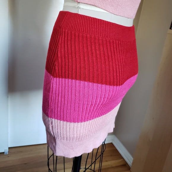 Pink Ombre Knit Set Size Large NEW! - Picture 10 of 14